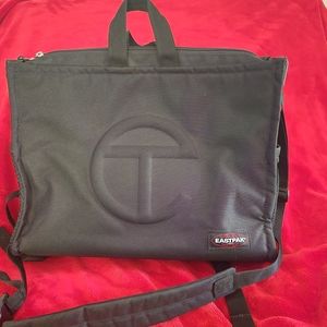 Medium Telfar eastpack